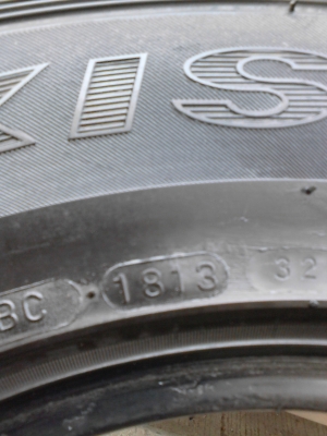 ใหม่ๆ ปี2013 MAXXIS MA-579 215/70R15 มี 3 เส้น ยางหนาประมาณ 6 มม. TEL.081-427-3941 ใหม่ๆ ปี2013 MAXXIS MA-579 215/70R15 มี 3 เส้น ยางหนาประมาณ 6 มม. TEL.081-427-3941