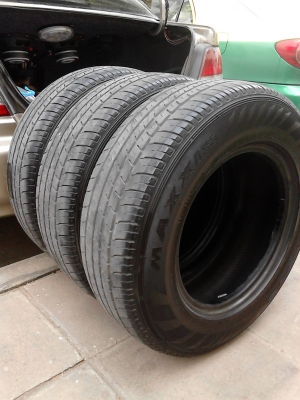 ใหม่ๆ ปี2013 MAXXIS MA-579 215/70R15 มี 3 เส้น ยางหนาประมาณ 6 มม. TEL.081-427-3941 ใหม่ๆ ปี2013 MAXXIS MA-579 215/70R15 มี 3 เส้น ยางหนาประมาณ 6 มม. TEL.081-427-3941
