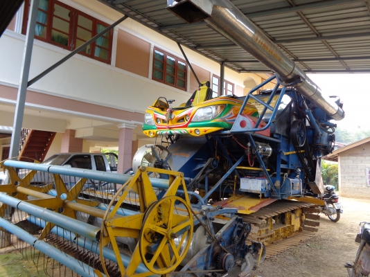 ข่ายรถเกี่ยวข้าวมือสอง เกษตรพัฒนา เจ้าช้างไวไฟปี 53 มีบุคคลติดต่อมาเสนอราคาไว้กรุณาติดตอกลับมาด้วยครับ เนื่องจากไม่มีเบอร์ติดต่อกลับครับ