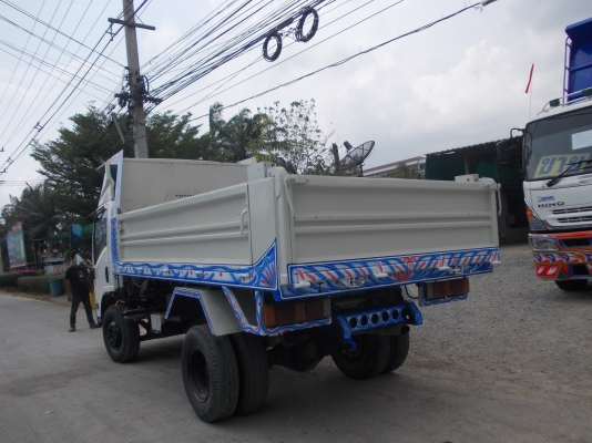 ขายรถดั้ม ISUZU NPR ตาตั้ง เครื่อง 4HK1  150 แรงม้า กระบอกดั้ม 4 ตัน กระบะยาว 4 เมตร กว้าง 2.20 เมตร สูง 1.30 เมตร