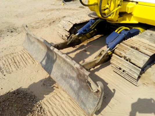 ขายครับ รถขุด komatsu pc40-2 พอใช้  ลดสุดๆ