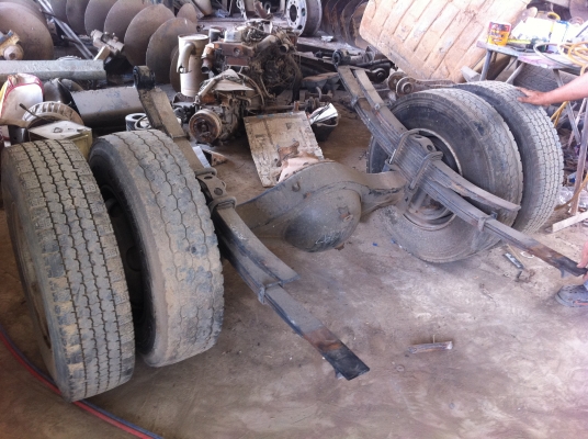 ช่วงล่าง Hino F รุ่นใหม่ พร้อมคานหน้า 6 น้อต สภาพพร้อมใช้ ราคาต่อรอง