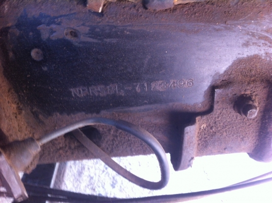 ขายหกล้อดัมพ์ Isuzu NPR รถประกอบ NPR58L-7123xxx