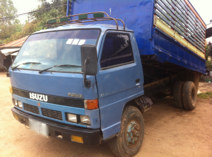 ขายหกล้อดัมพ์ Isuzu NPR รถประกอบ NPR58L-7123xxx