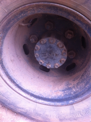 ขายหกล้อดัมพ์ Isuzu NPR รถประกอบ NPR58L-7123xxx