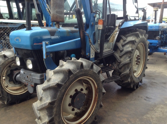 FORD4630นำเข้าจากอังกฤษ3สูบ2เพลาคานหน้าคาลาโร่65แรงม้ารถสวยมาก