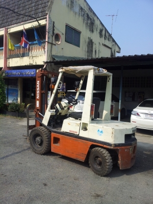 เช่ารถยกฟอร์คลิฟท์ FORKLIFT 2.5 ตัน Diesel ยกสูง 3.0 mm.ยางตัน