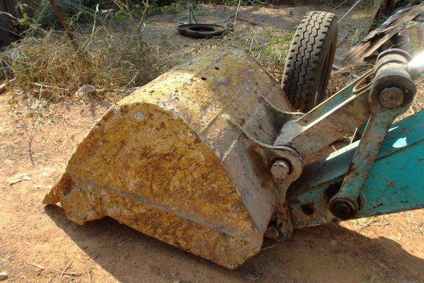 ขายด่วนรถแบคโฮหมากเอบYN11ทํางาน9000ชัว่โมง