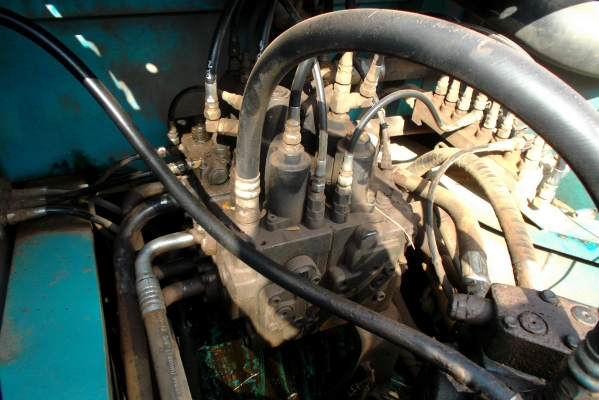 ขายด่วนรถแบคโฮหมากเอบYN11ทํางาน9000ชัว่โมง