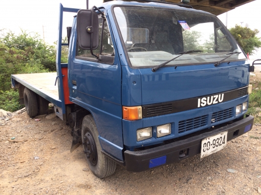 ขายISUZU NPR ยาว5เมตร พื้นเรียบ เป็นเหล็กครับ รถสวย พร้อมใช้