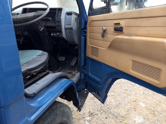 ขายISUZU NPR ยาว5เมตร พื้นเรียบ เป็นเหล็กครับ รถสวย พร้อมใช้ ขายISUZU NPR ยาว5เมตร พื้นเรียบ เป็นเหล็กครับ รถสวย พร้อมใช้