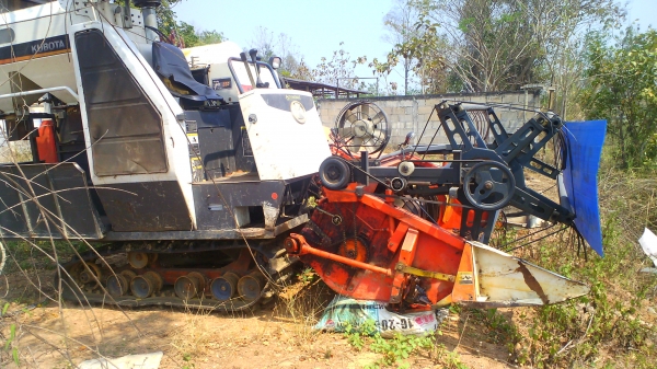 รถเกี่ยวข้าว KUBOTA DC60 รถสวย สีเดิม ๆ ในราคาสุดคุ้ม ชอบราคาเท่าไรต่อรองได้ครับ