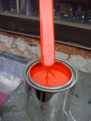 สีส้มอครีลิคแห้งเร็วพ่นรถยนต์(สีโล๊ะสต๊อก)1ลิตร 100บาท ต่างจังหวัดส่งขนส่งครับ