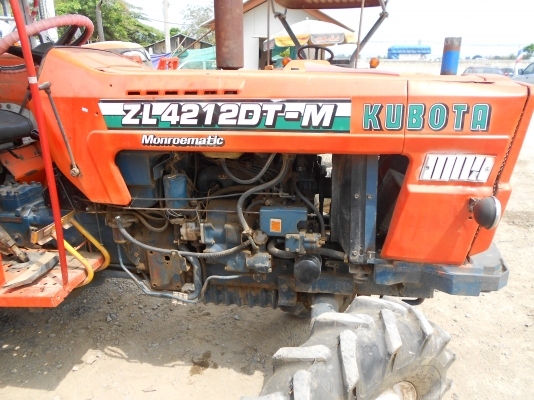 ขายแทรกเตอร์ คูโบต้า รุ่น ZL 4212 DT-M สองเพลา