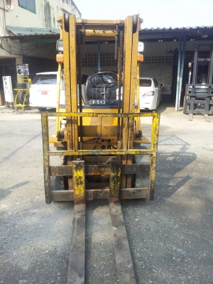 ขายรถยกฟอร์คลิฟท์ Forklift 2.0T Diesel 4D95 เกียร์อัตโนมัติ ยกสูง 3.0 เมตร ยางตัน