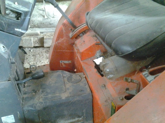 ขายรถไถ20แรงโฟวินใส่เครืองอีซูซุมีเครื่องเก่าแถมให้ ขายรถไถ20แรงโฟวินใส่เครืองอีซูซุมีเครื่องเก่าแถมให้