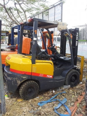 Forklift  TCM ขนาด 2.5 ตัน ดีเซล เกียร์อัตโนมัติ สูง 3.0 เมตร ยางตัน  รถยกฟอร์คลิฟท์ รับประกันหลังการขาย