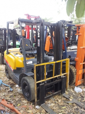 Forklift  TCM ขนาด 2.5 ตัน ดีเซล เกียร์อัตโนมัติ สูง 3.0 เมตร ยางตัน  รถยกฟอร์คลิฟท์ รับประกันหลังการขาย