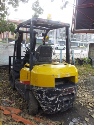 Forklift  TCM ขนาด 2.5 ตัน ดีเซล AUTO ยกสูง 3.0 เมตร ยางตัน    รับประกันหลังการขาย