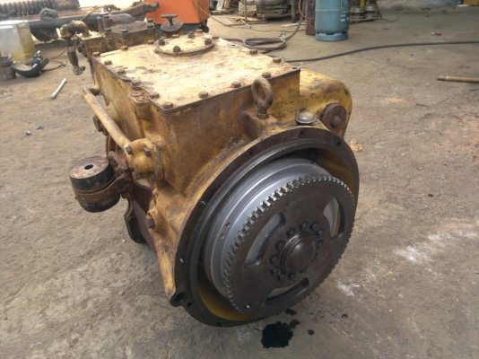 ขายเครื่องยนต์ CAT 3204 DI พร้อมเกียร์,รถตัก,แทรคเตอร์