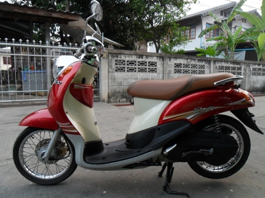 ฟี่โน่ แดงขาว จดทะเบียน ตุลา 51 เครื่องดี เอกสารชุดโอนครบ