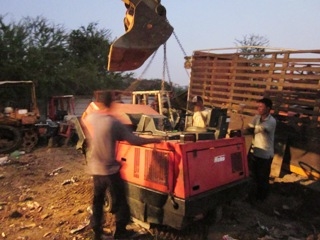 ประกาศขอบคุณ ลูกค้าทางร้านเราครับ มาถอยรถดูดฝ่น พร้อมใช้งานของเราไปแล้วครับ ขอบคุณครับ