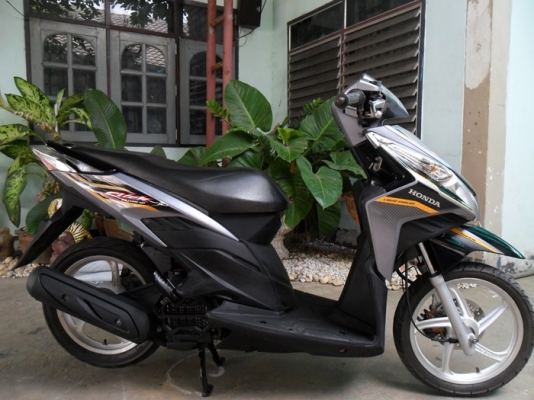 ฮอนด้าคลิกไอสีเทาดำรถปี52 สภาพดีภาษียังไม่ขาด เอกสารพร้อมโอน