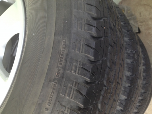 ขายล้อแม็กเดิมปาเจโร่ ขอบ 16 พร้อมยางบริดสโตน 265/70/16 ปลายปี 11 ขายล้อแม็กเดิมปาเจโร่ ขอบ 16 พร้อมยางบริดสโตน 265/70/16 ปลายปี 11