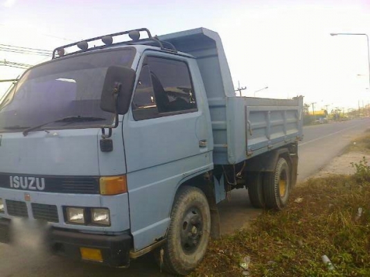 รถอีซูซุ 6 ล้อดั้ม 88 แรงม้า. ปี 34  สนใจติดต่อ 081 - 6079515