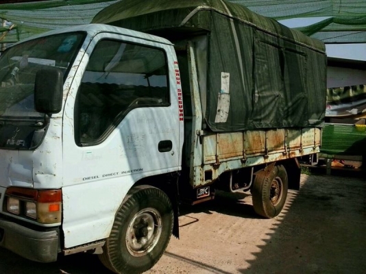 รถอีซูซุ 4 ล้อ รั้ว NKR 88 แรงม้า. ปี 39 สนใจติดต่อ 081 - 6079515