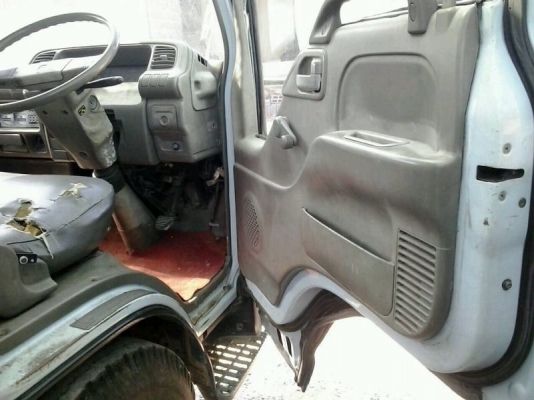 รถอีซูซุ 4 ล้อ รั้ว NKR 88 แรงม้า. ปี 39 สนใจติดต่อ 081 - 6079515 รถอีซูซุ 4 ล้อ รั้ว NKR 88 แรงม้า. ปี 39 สนใจติดต่อ 081 - 6079515