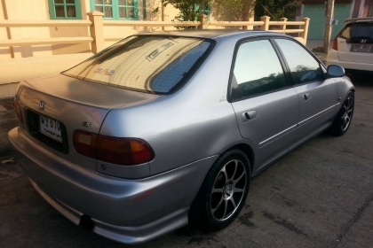 ลดสุดๆHonda civicเตารีดปี94เครื่องหัวฉีดเกียออโต้59900สนใจ0853647170