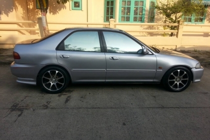 ลดสุดๆHonda civicเตารีดปี94เครื่องหัวฉีดเกียออโต้59900สนใจ0853647170