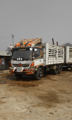 10ล้อไม่ดั้ม HINO MEGA 260 ปี46 (เฉพาะแม่ตัวเดียว) 10ล้อไม่ดั้ม HINO MEGA 260 ปี46 (เฉพาะแม่ตัวเดียว)