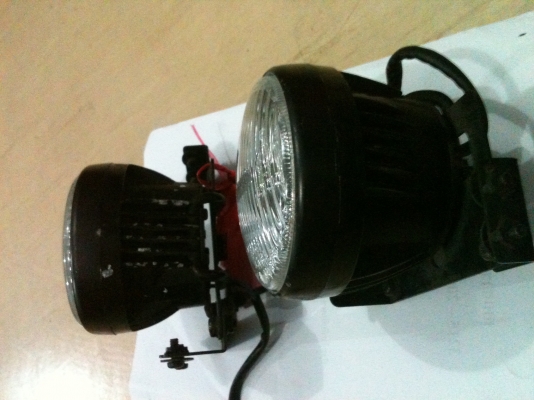 ขายไฟสปอท์ไล้ Japan