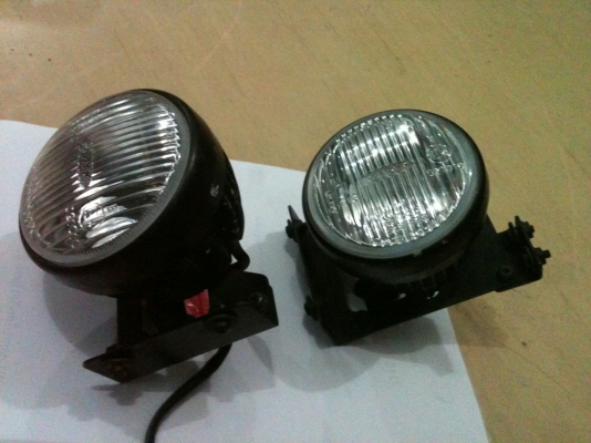 ขายไฟสปอท์ไล้ Japan