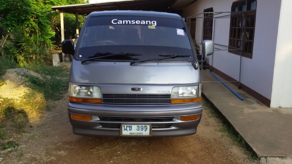 TOYOTA HIACE