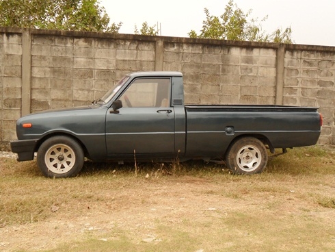 ขาย รถกระบะน้อย มาสด้าFAMILIA1300ช่วงยาว  เครื่องดีแน่น สตาร์ททีเดียวติด 29,000เท่านั้นT.092-9351644