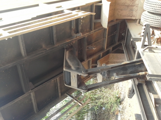 6 ล้อ ดั้ม พร้อมใช้ งานทะเบียนพร้อม 100 hp ลดราคาเหลือ 280000