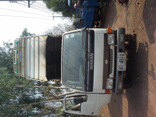 6 ล้อ ดั้ม พร้อมใช้ งานทะเบียนพร้อม 100 hp ลดราคาเหลือ 280000