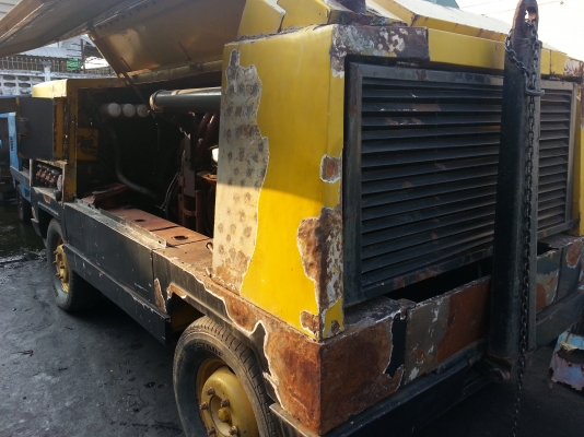 ขายเครื่องปั้มลม 700 CFM เครื่องยนต์ CATERPILLAR 3208 สกรู Atlas  พร้อมใช้งานลมเร็ว