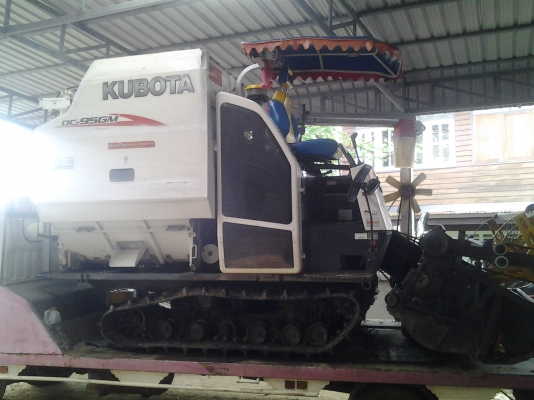 ขายรถเกี่ยวสภาพสวยมากมาอีกแล้วครับdc95สวยๆ