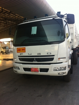 สิบล้อสองเพลา มาแล้วกับกะบะสามมิตรแบบใหม่ ล่าสุด