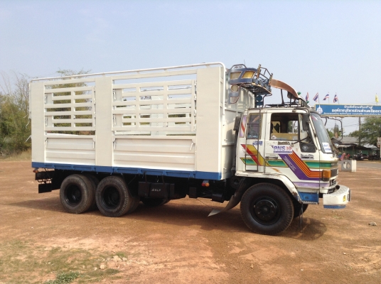 ขาย 10 ล้อเพลาเดียว เครื่อง 6BF1 185 แรงม้า เกียร์ร็อคเสื้อลาย พวงมาลัยพาวเวอร์ ยางเต็ม ทะเบียนเต็มพร้อมโอน