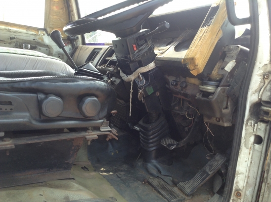 ขาย 10 ล้อเพลาเดียว เครื่อง 6BF1 185 แรงม้า เกียร์ร็อคเสื้อลาย พวงมาลัยพาวเวอร์ ยางเต็ม ทะเบียนเต็มพร้อมโอน