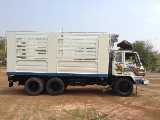 ขาย 10 ล้อเพลาเดียว เครื่อง 6BF1 185 แรงม้า เกียร์ร็อคเสื้อลาย พวงมาลัยพาวเวอร์ ยางเต็ม ทะเบียนเต็มพร้อมโอน