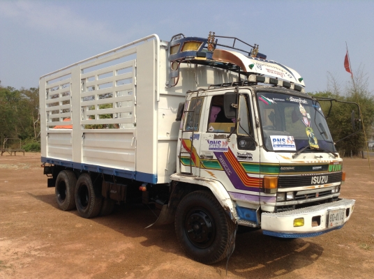 ขาย 10 ล้อเพลาเดียว เครื่อง 6BF1 185 แรงม้า เกียร์ร็อคเสื้อลาย พวงมาลัยพาวเวอร์ ยางเต็ม ทะเบียนเต็มพร้อมโอน