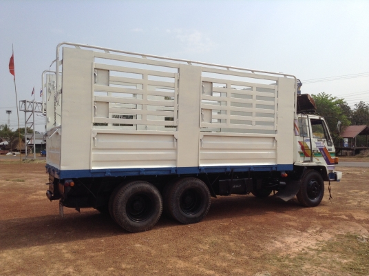 ขาย 10 ล้อเพลาเดียว เครื่อง 6BF1 185 แรงม้า เกียร์ร็อคเสื้อลาย พวงมาลัยพาวเวอร์ ยางเต็ม ทะเบียนเต็มพร้อมโอน