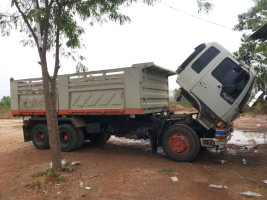 ขายรถบรรทุกสิบล้อดัมพ์ HINO 3H เครื่องเดิม HO7D-195 แรง ปี 39 เกียร์เดิม