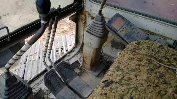 ขายรถแบคโฮ KOMATSU PC-200-5 รถทำงานได้ดี ราคาถูกๆ แค่.550000 ต่อรอง สนใจรีบจองด่วน